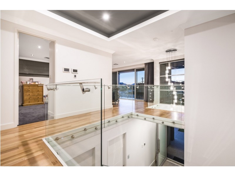 18 Clubb Street, Karrinyup WA 6018