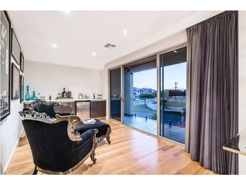 18 Clubb Street, Karrinyup WA 6018