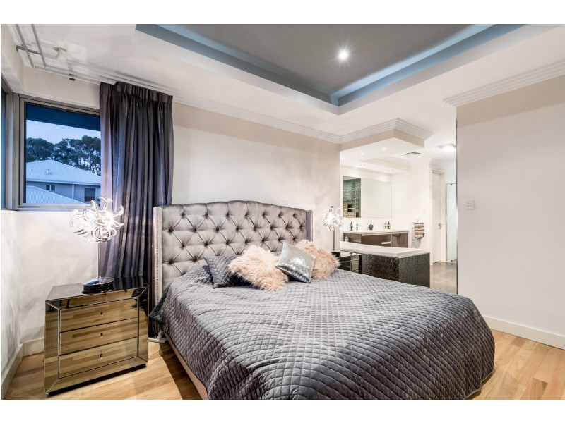 18 Clubb Street, Karrinyup WA 6018