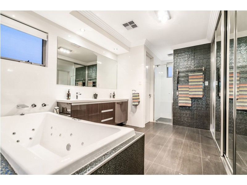 18 Clubb Street, Karrinyup WA 6018