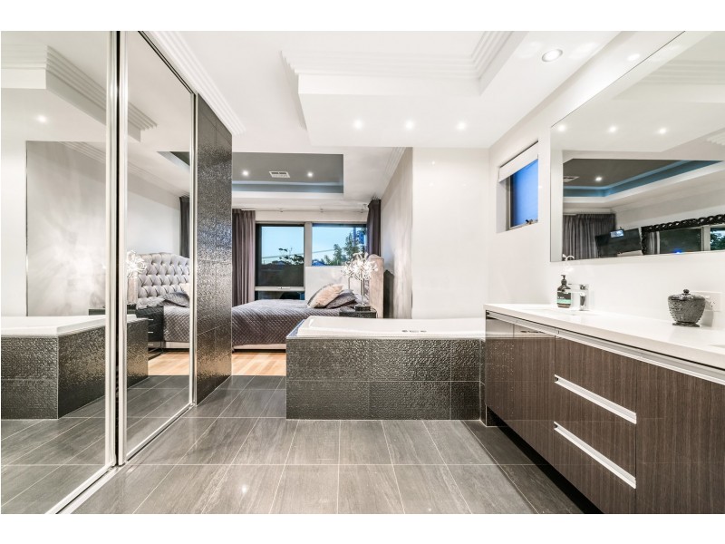 18 Clubb Street, Karrinyup WA 6018