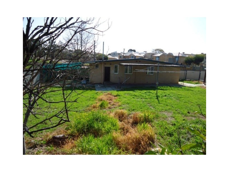 1 Shelbred Way, Westminster WA 6061