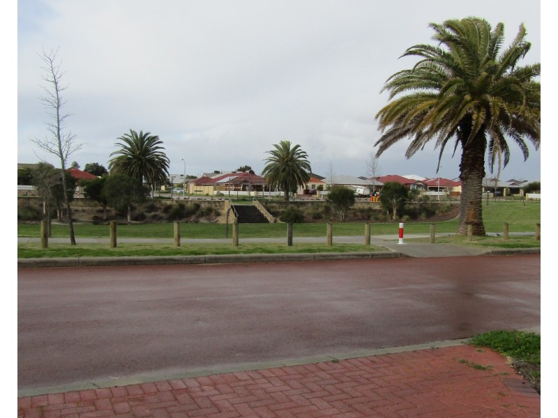 23 Bancombe Crescent, Ellenbrook WA 6069