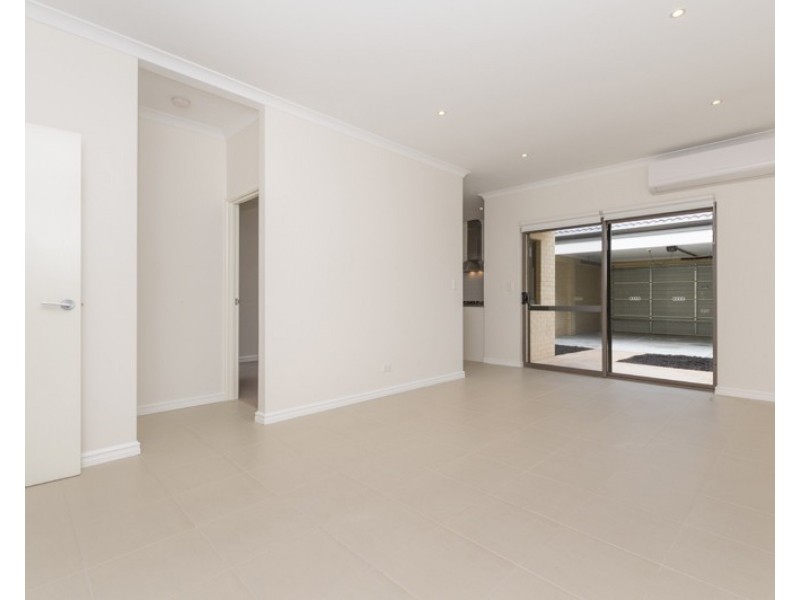 8 Oxted Link, Butler WA 6036