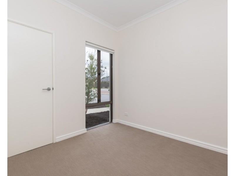 8 Oxted Link, Butler WA 6036