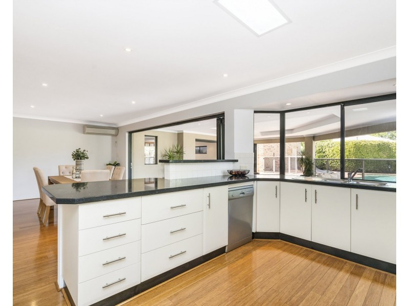 37 Hazelwood Loop, Carine WA 6020