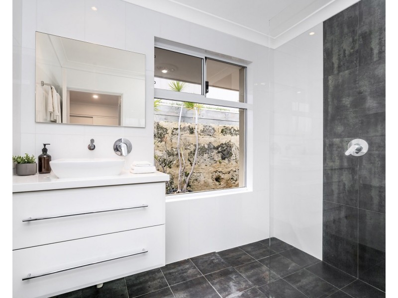 37 Hazelwood Loop, Carine WA 6020