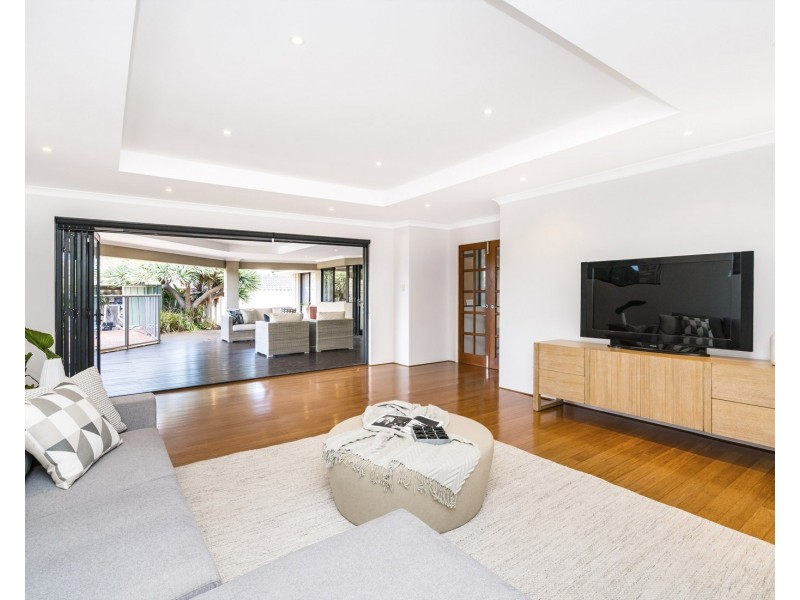 37 Hazelwood Loop, Carine WA 6020