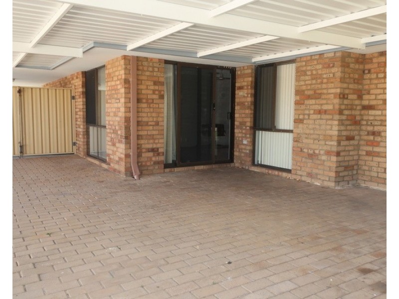 8 Lateral Loop, Beldon WA 6027