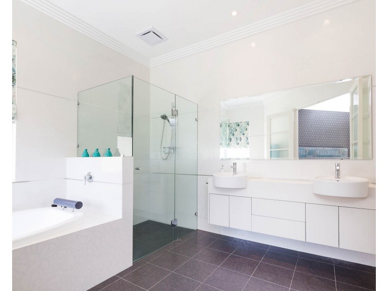 14 Luccombe Way, Karrinyup WA 6018