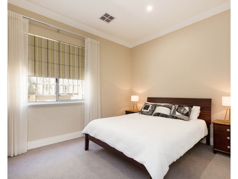 14 Luccombe Way, Karrinyup WA 6018