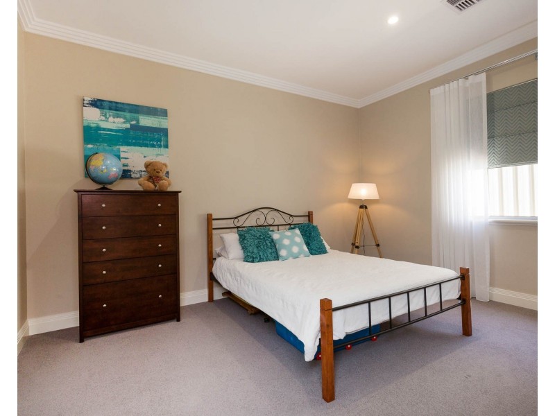 14 Luccombe Way, Karrinyup WA 6018