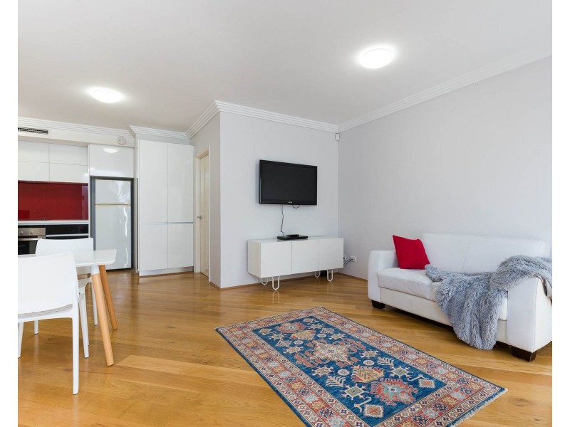 14 Luccombe Way, Karrinyup WA 6018