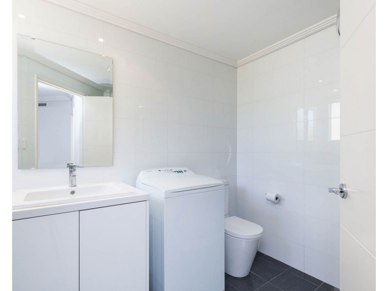 14 Luccombe Way, Karrinyup WA 6018