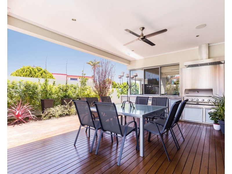 14 Luccombe Way, Karrinyup WA 6018