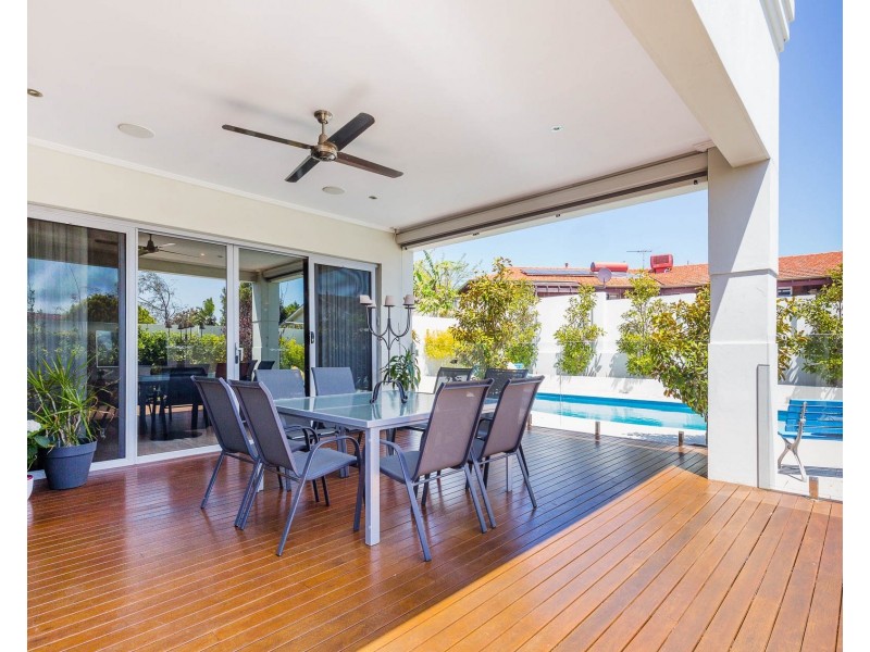 14 Luccombe Way, Karrinyup WA 6018