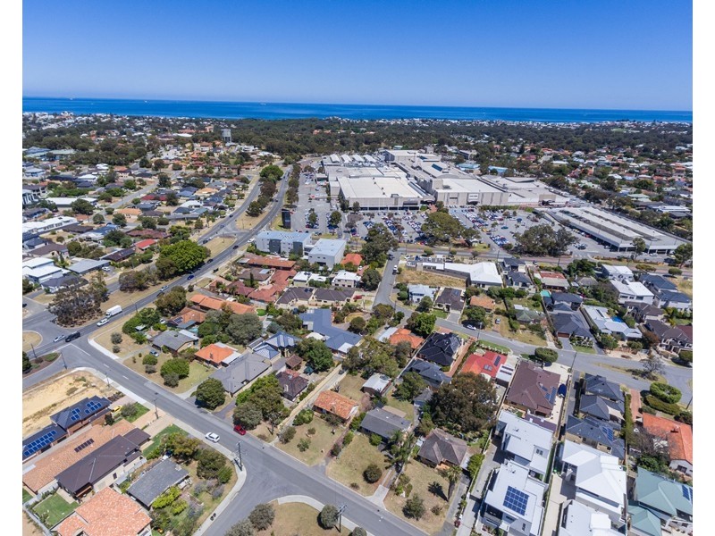 39 Gwelup Street, Karrinyup WA 6018