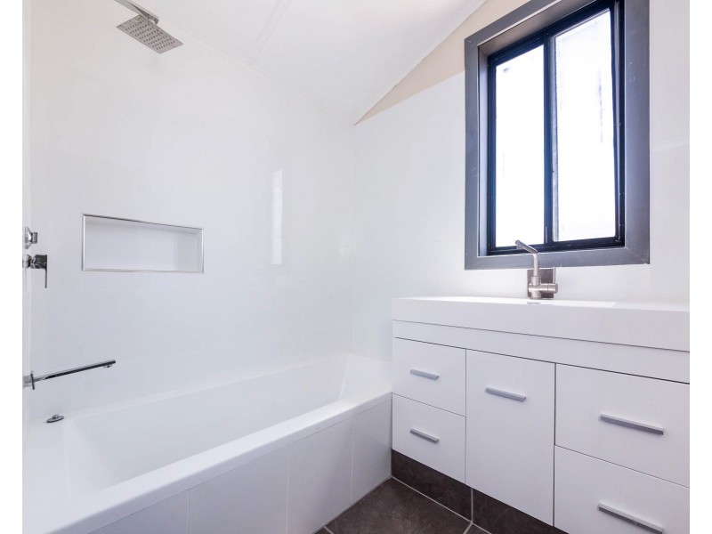 213 Huntriss Road, Doubleview WA 6018