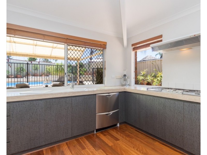 8 Leven Rise, Kinross WA 6028