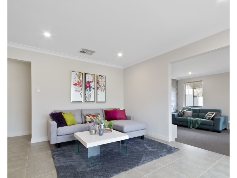 15 New Cross Road, Kingsley WA 6026