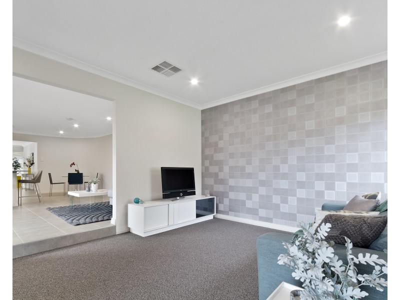 15 New Cross Road, Kingsley WA 6026