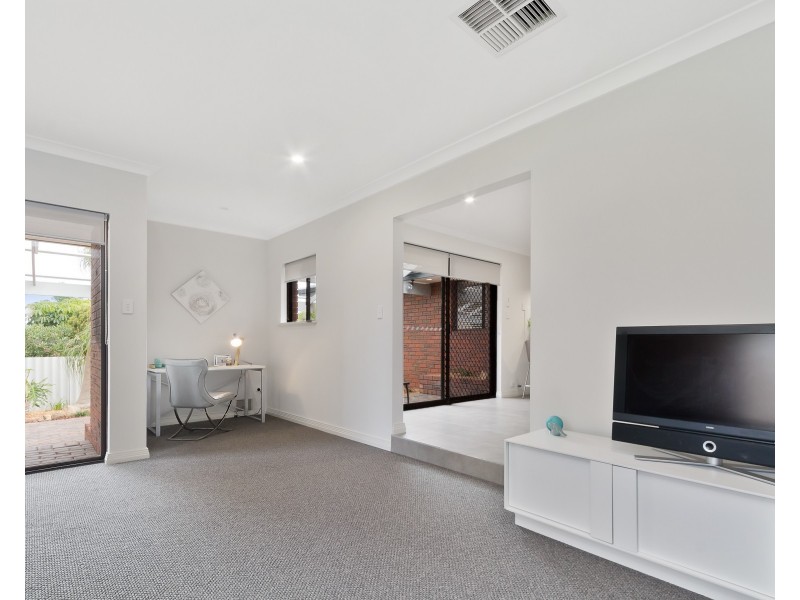 15 New Cross Road, Kingsley WA 6026