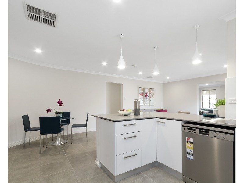 15 New Cross Road, Kingsley WA 6026