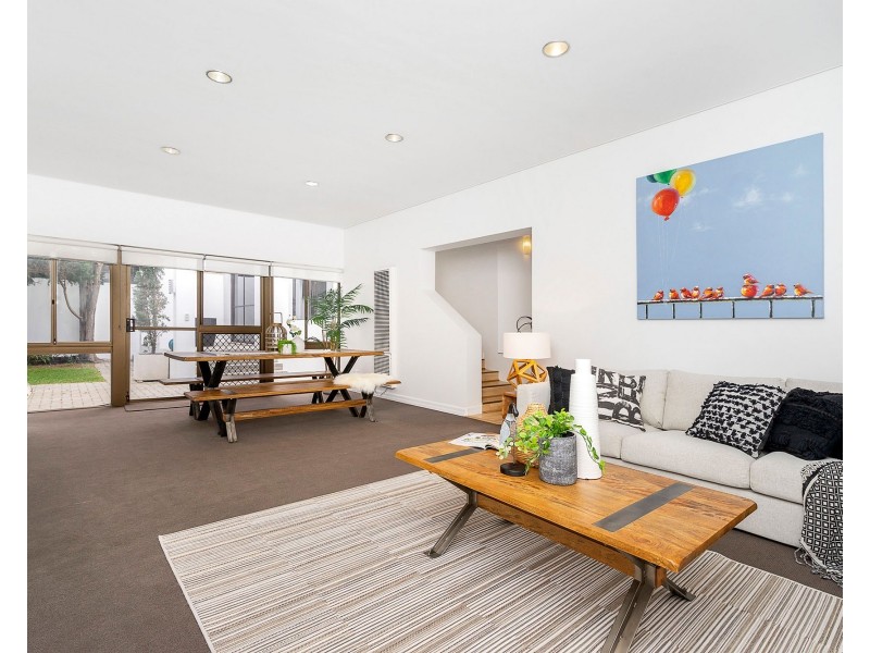 30 Oxcliffe Road, Doubleview WA 6018