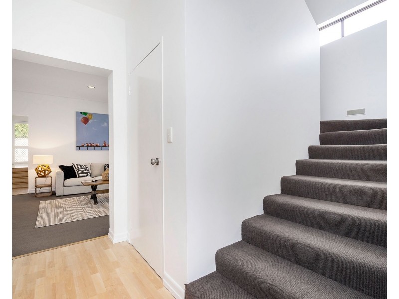 30 Oxcliffe Road, Doubleview WA 6018