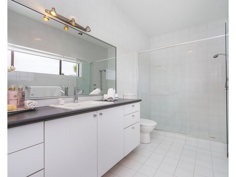 30 Oxcliffe Road, Doubleview WA 6018