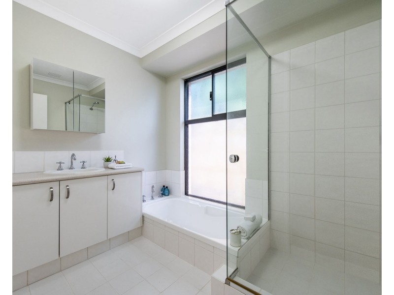 8B Ambrose Street, Innaloo WA 6018