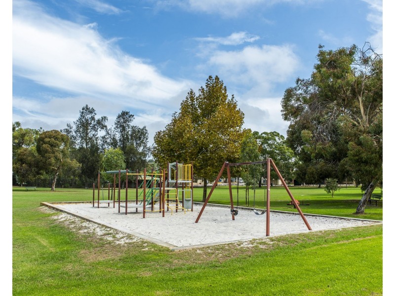 8B Ambrose Street, Innaloo WA 6018