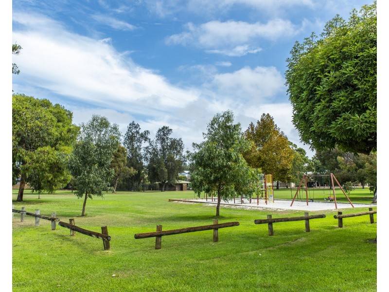 8B Ambrose Street, Innaloo WA 6018