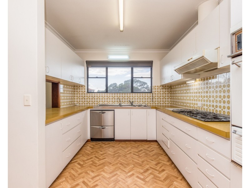 9 Radstock Street, Karrinyup WA 6018