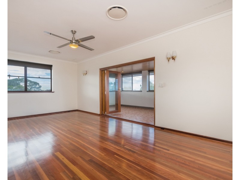 9 Radstock Street, Karrinyup WA 6018