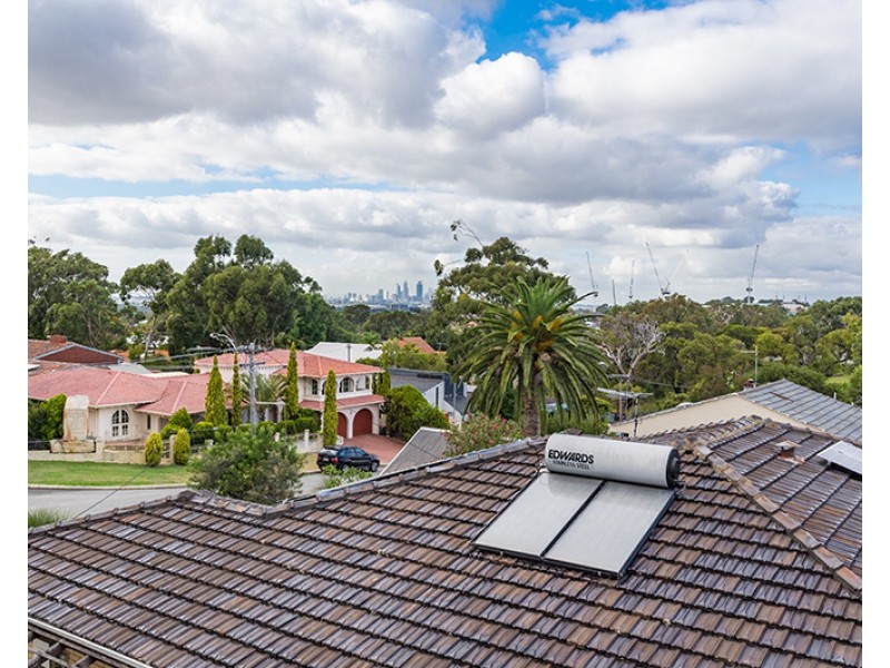 9 Radstock Street, Karrinyup WA 6018