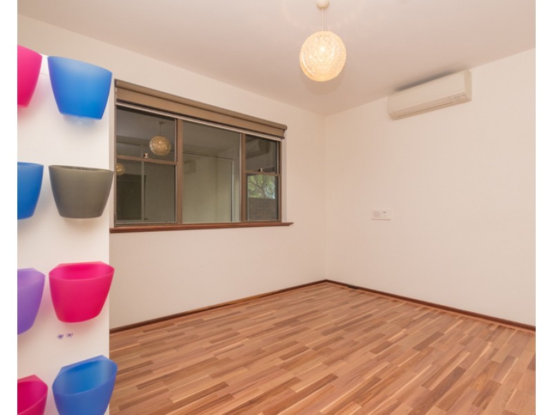 9 Radstock Street, Karrinyup WA 6018