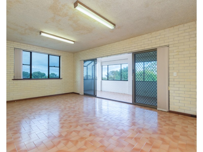 9 Radstock Street, Karrinyup WA 6018