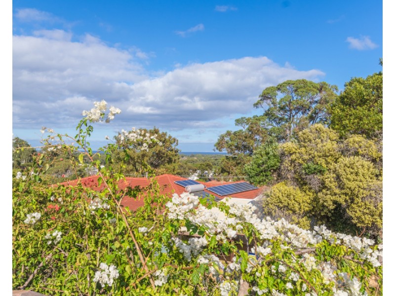 9 Radstock Street, Karrinyup WA 6018