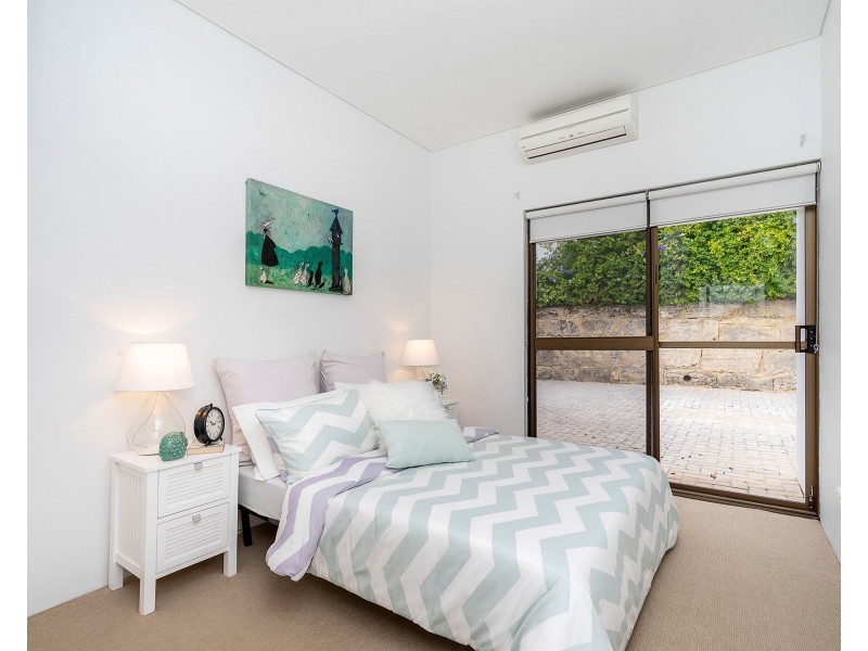 30 Oxcliffe Road, Doubleview WA 6018