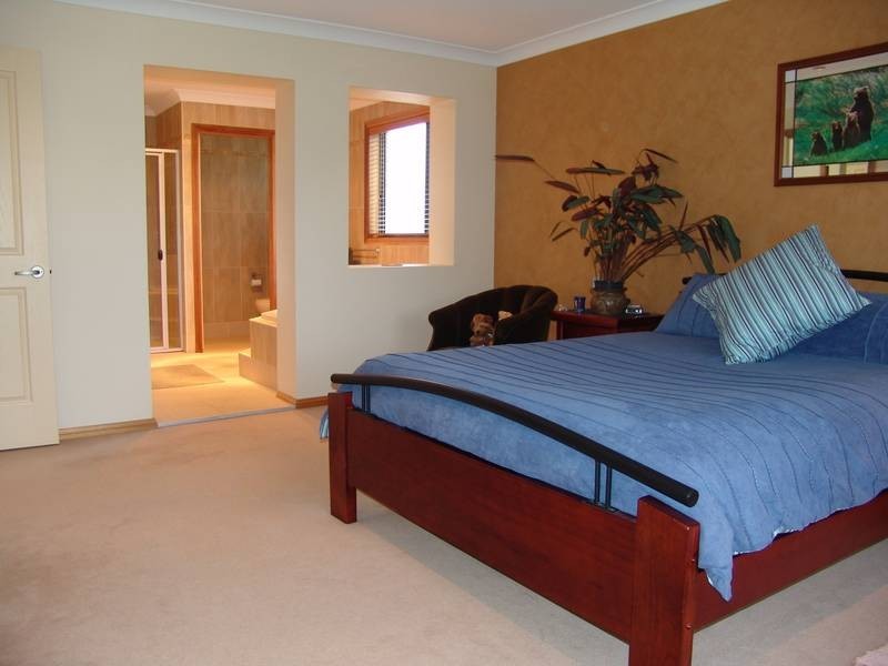 6 Heysen Place, Casula NSW 2170