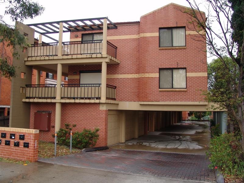 5/12 Charles Street, Liverpool NSW 2170