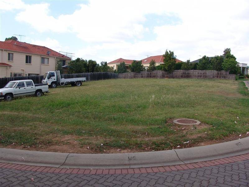 16 Elizabeth Henrietta Circuit, Macquarie Links NSW 2565