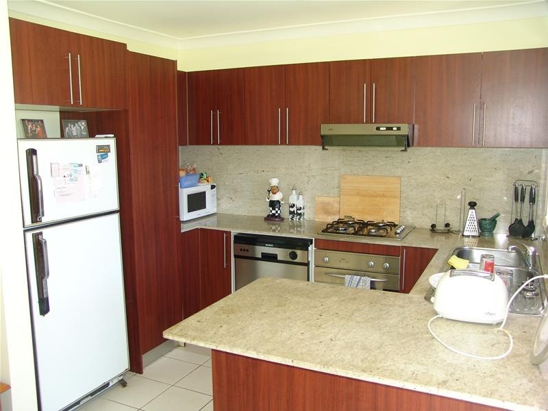 1/10 Yerona Place, Prestons NSW 2170