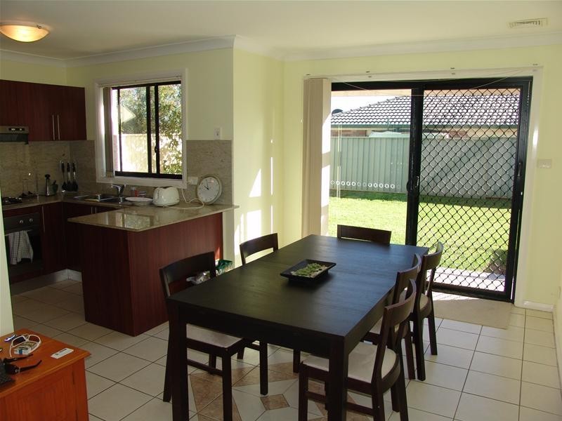 1/10 Yerona Place, Prestons NSW 2170