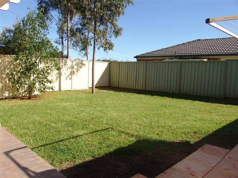 1/10 Yerona Place, Prestons NSW 2170