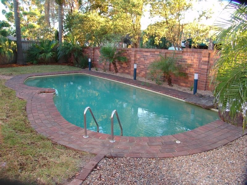 1 Banbury Crescent, Chipping Norton NSW 2170