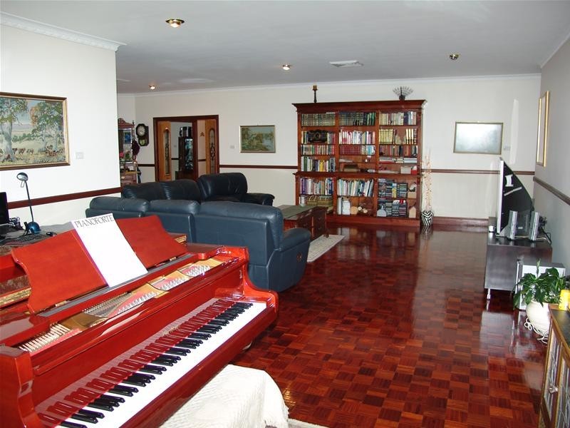 10 Culverston Avenue, Denham Court NSW 2565