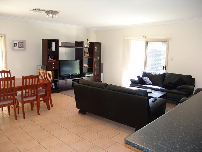 13 Perina Close, Casula NSW 2170