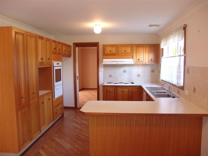 15 Phar Lap Close, Casula NSW 2170